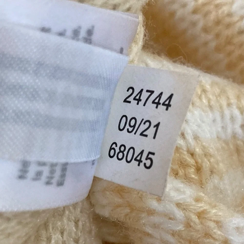 Carter’s Knit Puppy Dog 14” Lovey Blanket Yellow Beige White Stripes 2021‎ Knit